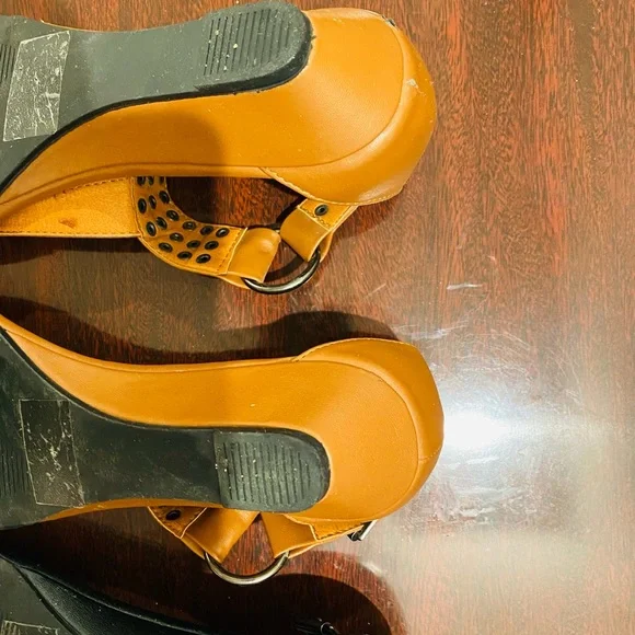 Varieties of SANDALS π‘ price is for one pair!!! - Picture 7 of 14